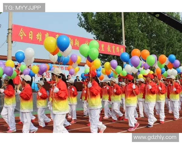 足球明星张姆斯的传奇之路与他在绿茵场上的辉煌成就与影响力