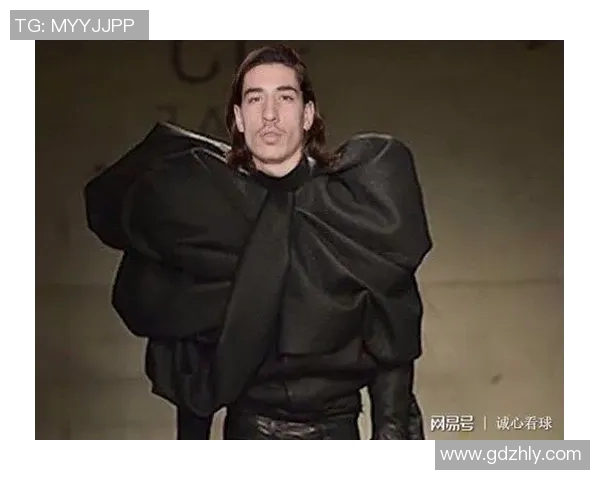 哪个足球明星戴耳钉